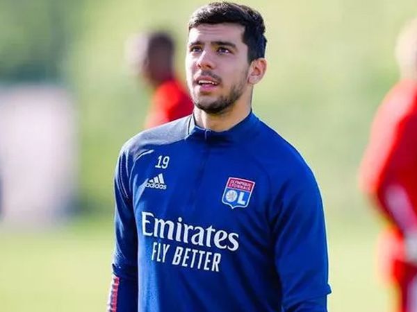 Cenk Özkacar, Trabzonspor'un Kendisine Transfer Teklifi Yaptığını Söyledi!