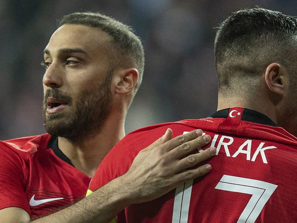 Cenk Tosun'un Menajeri Beşiktaş'a Transfer Olacağı İddialarına Yanıt Geldi!