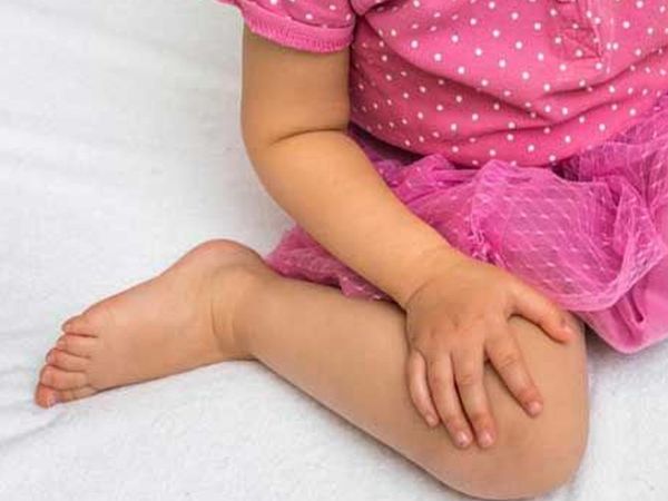 Çocukların w şeklinde oturmasının zararları