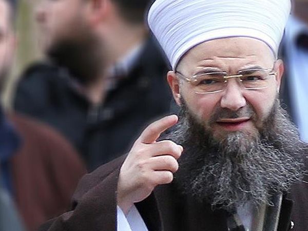 Cübbeli Ahmet namaz kılmayıp oruç tutanlarla ilgili ilginç bir çıkışta bulundu! Bu sözler sosyal medyayı ikiye böldü