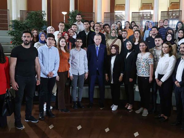 Cumhurbaşkanı Recep Tayyip Erdoğan, Cumhurbaşkanlığı Millet Kütüphanesi’nde gençlerle buluştu!
