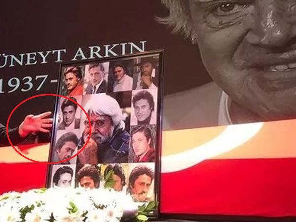 Cüneyt Arkın'ın cenazesinde büyük saygısızlık! Böyle bir rezillik daha önce hiç görülmedi