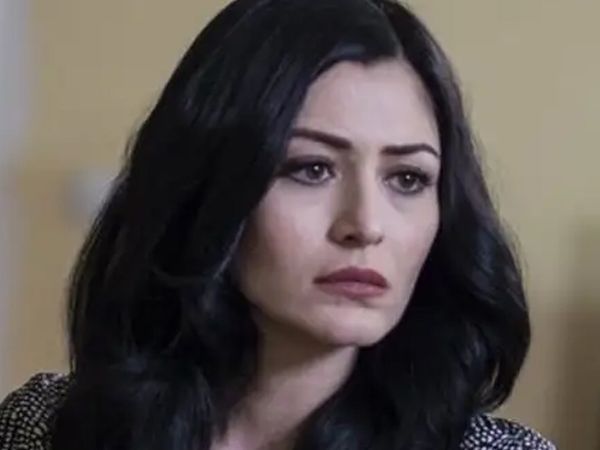 Deniz Çakır'dan Hülya Avşar'ın programında olay sözler: ''Öpüşmenin olmadığı ekranlarda''