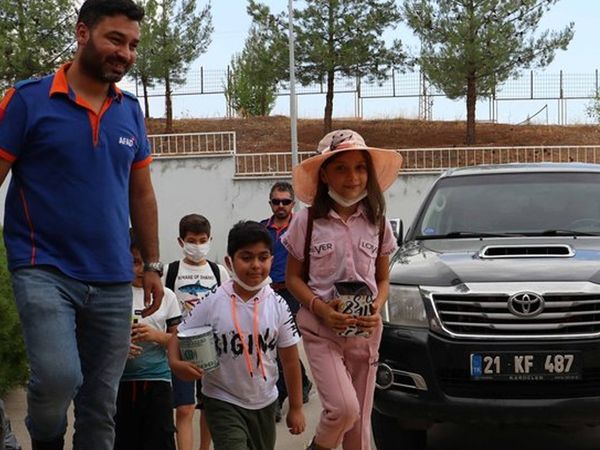 Diyarbakırlı 4 Çocuktan Duygulandıran Hareket