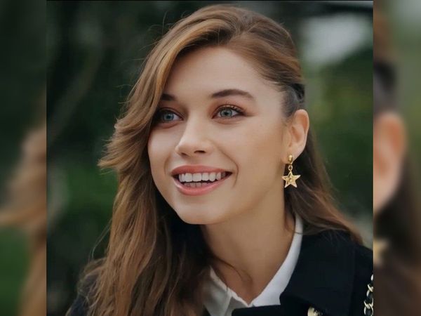 Doğal değilmiş! Afra Saraçoğlu'nun estetiksiz hali ifşa oldu