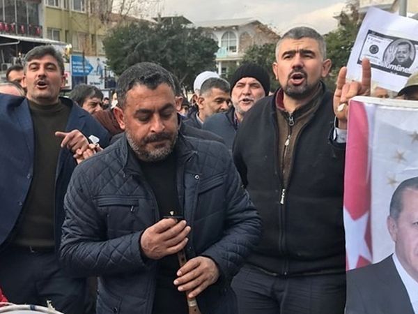 Dövizde Yaşanan Düşüş Yurt Genelinde Sevinç Gösterine Sahne Oldu