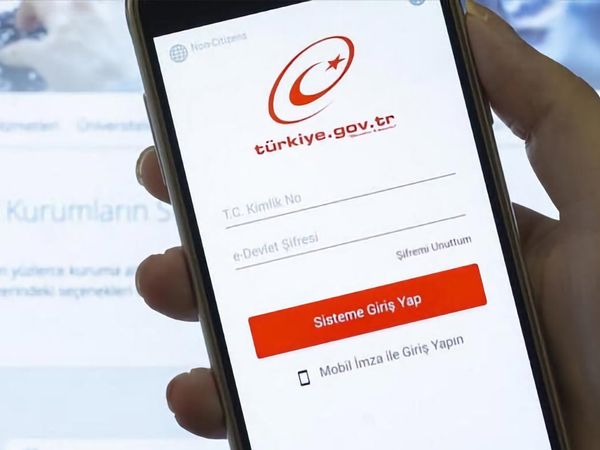 'E-devlet hizmetlerinde dünyanın çok ilerisindeyiz' ifadeleri sosyal medyaya damga vurdu!