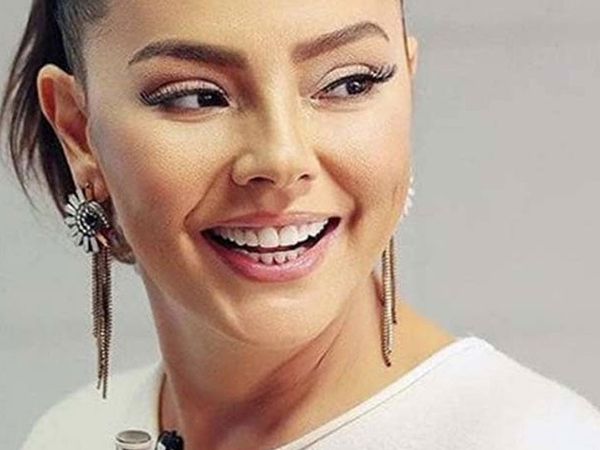 Ebru Gündeş ile genç sevgilisinin mahrem fotoğrafları ifşa oldu! Kucak kucağa...