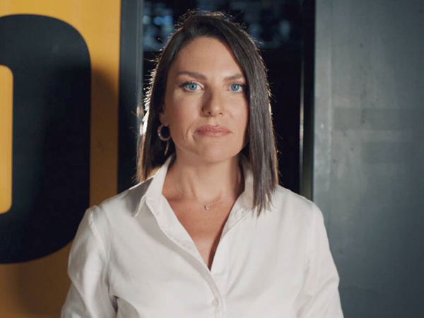 Ece Üner Yayınladığı Tanıtım Klibi ile Tartışma Yarattı