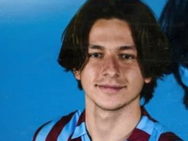 Enis Destan Kimdir?