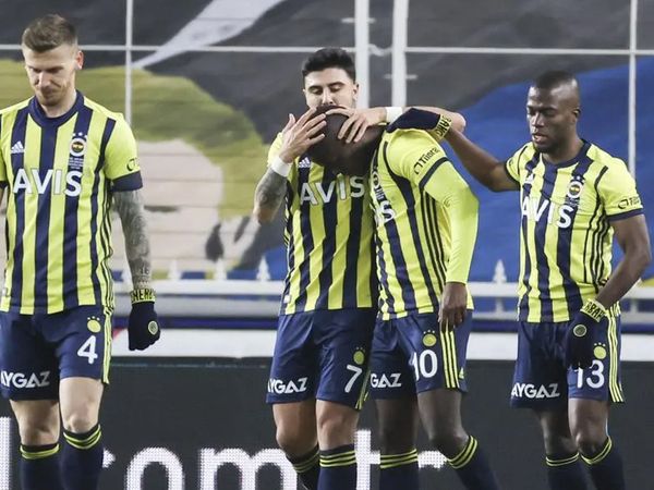 Eski Fenerbahçeli Ozan Tufan Watford İle Çıktığı İlk Maçta Beğenileri Aldı!