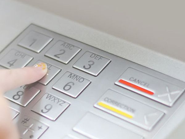 Eskişehir'de ATM'lere Yerleştirdikleri Aparatlarla İnsanları Dolandırdılar