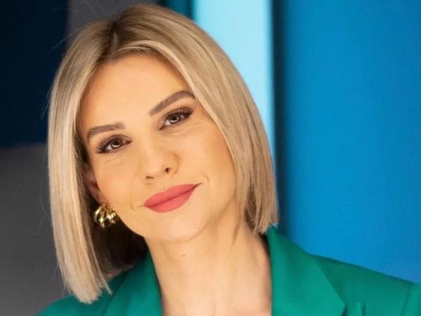 Esra Erol'u çıldırtan anlar: Su şişesini fırlattı! Kadın görevli yaralandı