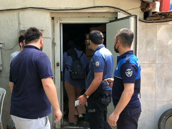 Et işleme tesisinde mide bulandıran görüntüler! Görenler bir daha et yiyemeyecek