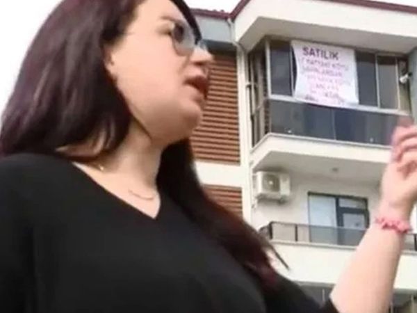 Ev ilanı için astığı pankart kafa karıştırdı! Böylesi bir ilk gören almak istemiyor