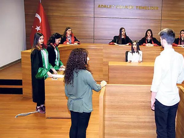 Evde eşinize bu hareketi yaparken dikkatli olun! Boşanma Sebebi sayılıyor