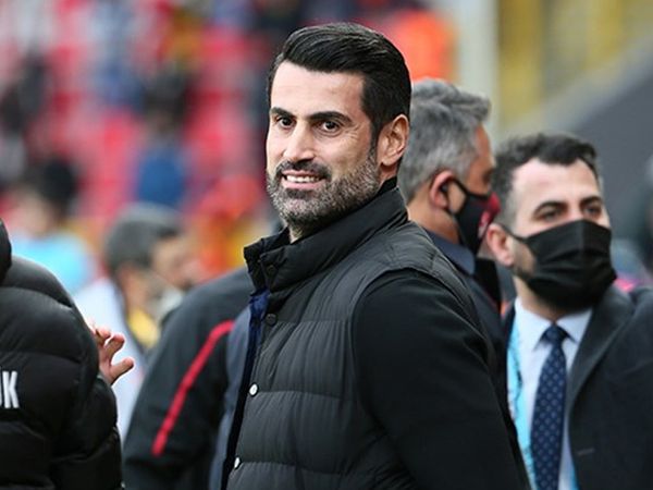 Fatih Karagümrük'ün Yeni Teknik Direktörü Volkan Demirel Alkış Aldı!