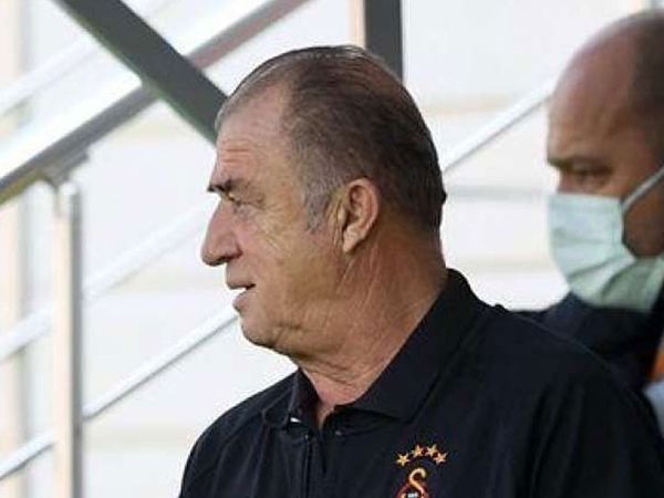 Fatih Terim, Galatasaray Başkanı Burak Elmas'ın Barcelona maçı davetine gitmeyecek!