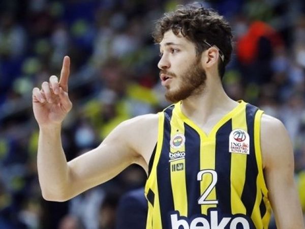 Fenerbahçe Beko'nun Milli Yıldızı Şehmus Hazer Babasını Kaybetti!