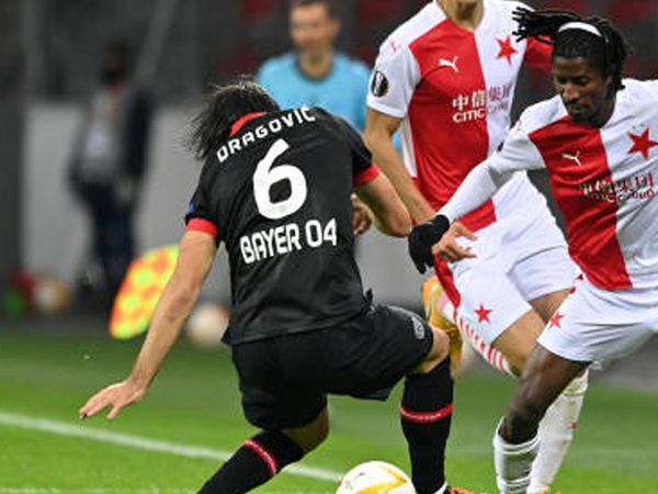 Fenerbahçe Çekya ekibi Slavia Prag formasını terleten Peter Olayinka'yı transfer listesine ekledi!