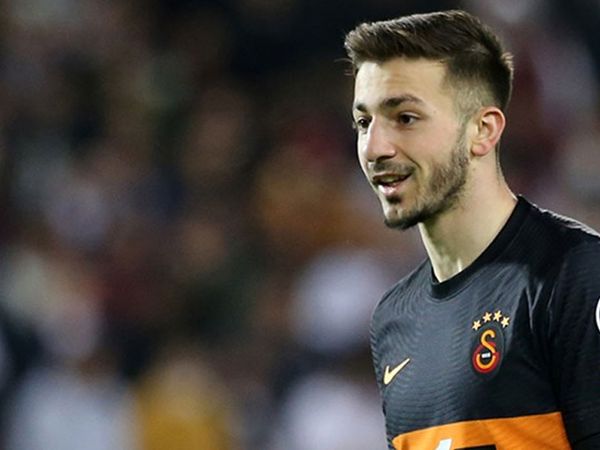Fenerbahçe, Galatasaray formasını terleten Halil Dervişoğlu'nu transferde gözüne kestirdi!