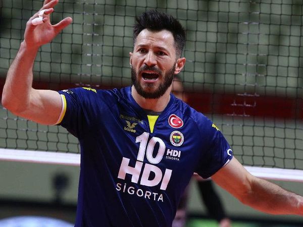 Fenerbahçe HDI Sigorta, Emre Batur'un Sözleşmesini Uzattı