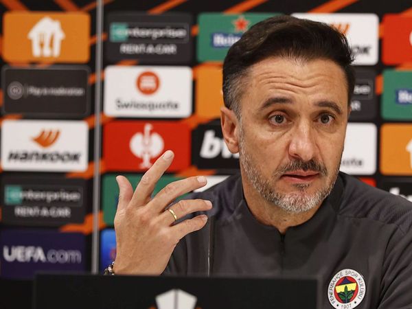 Fenerbahçe Teknik Direktörü Vitor Pereira'ya Olympiakos Maçı Öncesi Beklenmedik Hapis Sorusu!