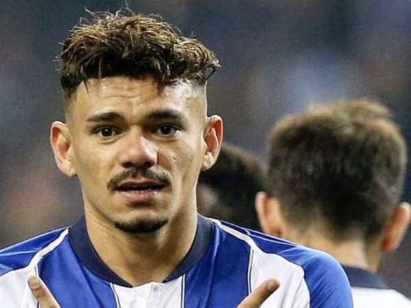 Fenerbahçe Tiquinho Soares'i Transfer Etmek İstiyor!