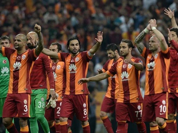 Fenerbahçe Transferde Eski Galatasaraylı Sinan Bolat'ı Gözüne Kestirdi!
