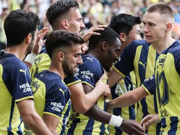 Fenerbahçe Uruguaylı futbolcu Diego Rossi'nin transferinde bonservisini aldı!