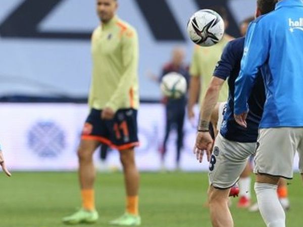 Fenerbahçe'de Burak Kapacak'ın Fatih Karagümrük Maçında Oynamamasının Nedeni Ortaya Çıktı!