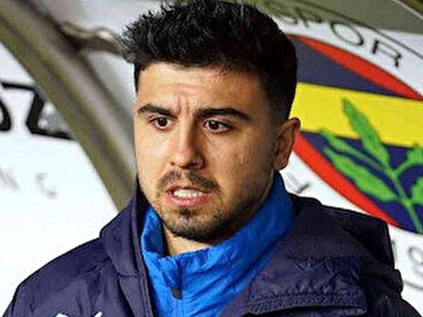 Fenerbahçe'de İsmail Kartal ile tartıştığı için kadro dışı kalan Ozan Tufan'a af çıkmadı! Futbolcunun transferine izin verildi