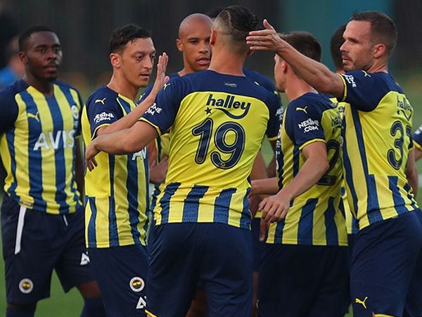Fenerbahçe'de Mesut Özil Giresunspor Maçında İlk 11'de Olacak!