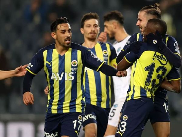 Fenerbahçe'de sağlık heyeti ile sorunlar yaşayan ve takımdan özür dilemeyen Enner Valencia'nın kadro dışı kalması gündemde!