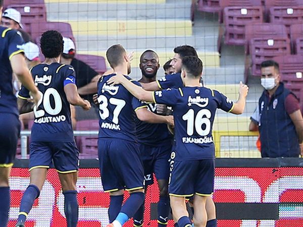 Fenerbahçeli Enner Valencia, Ekvador Milli Takımı'nın Tarihine Geçti!