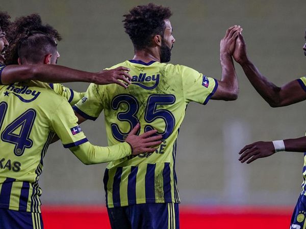 Fenerbahçeli Mame Thiam Antalyaspor'a Kiralık Olarak Transfer Oldu!