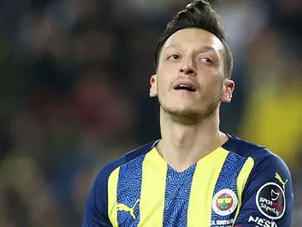 Fenerbahçeli Mesut Özil'e, eski takım arkadaşı Nacho Monreal'den çarpıcı sözler geldi!