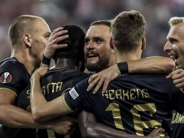 Fenerbahçe'nin Eski Futbolcuları Michael Frey ve Mbwana Samatta Antwerp'de Şov Yapıyorlar!