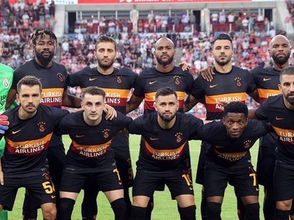 Fenerbahçe'nin Olympiakos Mağlubiyeti Sonrası Galatasaraylı Ryan Babel'den Dikkat Çeken Hamle!