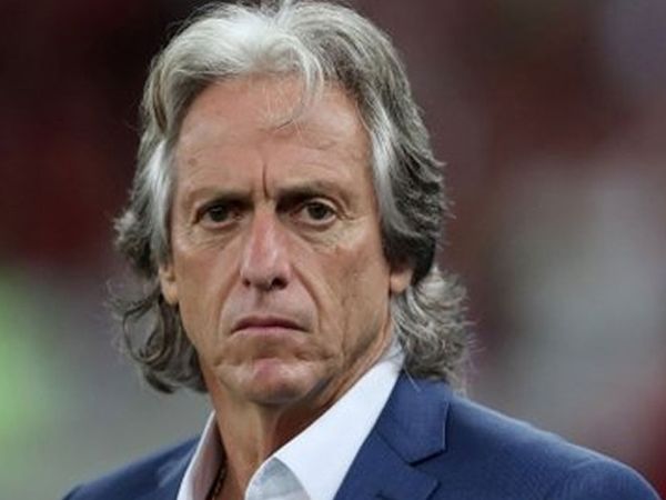 Fenerbahçe'nin takımın başına getirmek istediği Teknik Direktör Jorge Jesus'un avukatından dikkat çeken açıklamalar geldi!