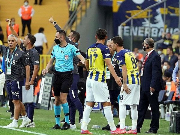 Fenerbahçe'ye İrfan Can Kahveci'den Kötü Haber Geldi!