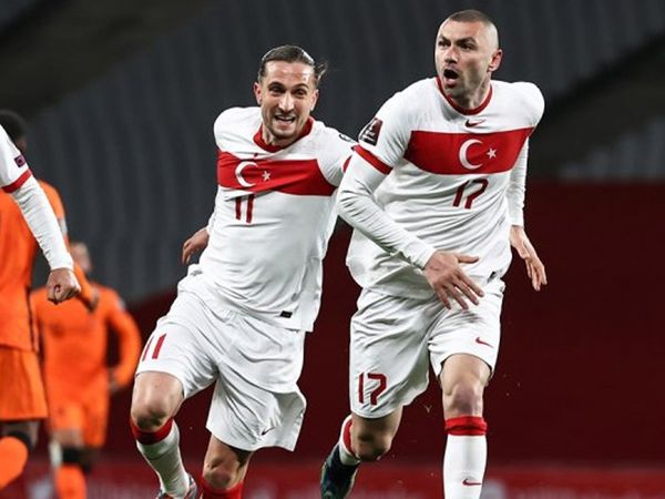 Fransız Basını Burak Yılmaz'ın A Milli Takım'ı Bırakacağını Yazdı!