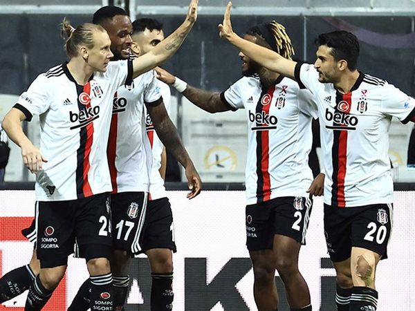 Fulham Beşiktaş'tan Cyle Larin'i Transfer Etmek İstiyor!