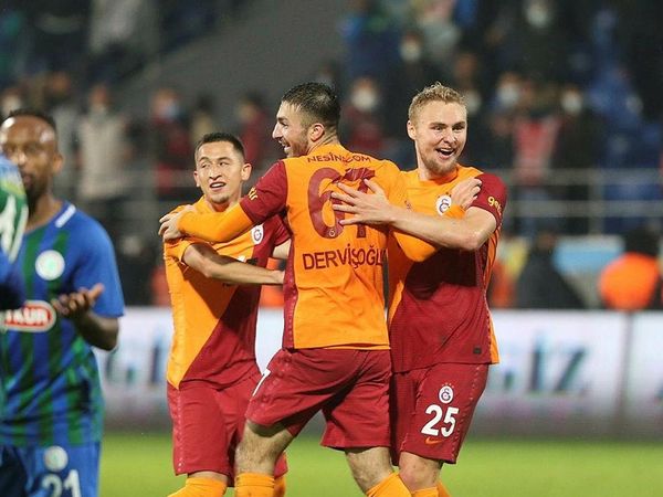 Galatasaray, Çaykur Rizespor'a Galibiyetin Ardından Olaylı Göndermelerde Bulundu!