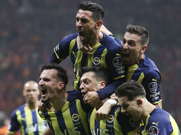 Galatasaray Fenerbahçe Derbisinin Ardından Avrupa Basınından Mesut Özil'e Övgüler Geldi!