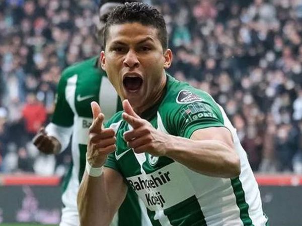Galatasaray gelecek sezon için kadrosuna Giresunspor formasını terleten Alexis Perez'i transfer etmek istiyor!