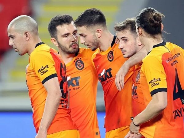 Galatasaray Halil Dervişoğlu'nu Kadrosuna Katmak İstiyor!