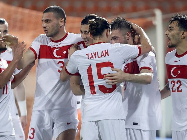 Galatasaray, Kaan Ayhan'ı Transfer Etmek İstiyor!