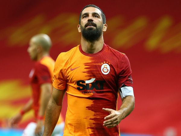 Galatasaray Kaptanı Arda Turan Taraftarlara Seslendi!