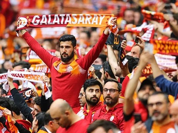 Galatasaray Taraftarlarına Dava Açacak!